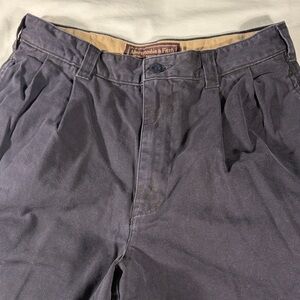 Abercrombie & Fitch mens black Vintage pleated 6.5" chino shorts - size 30